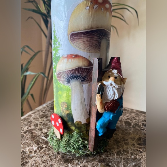 Mushroom, Gnome Lover Wine Bottle | Vase 3D Gnome Lover Wine Bottle Decor - Picture 8 of 10